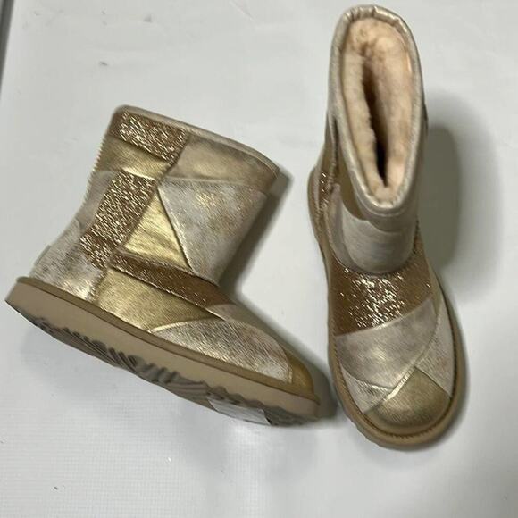 New UGG Classic Short II Metallic Patchwork Boot SZ 3 - Picture 1 of 8